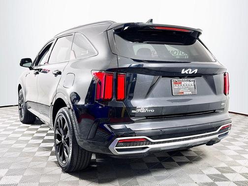Ebony Black 2023 Kia Sorento SX