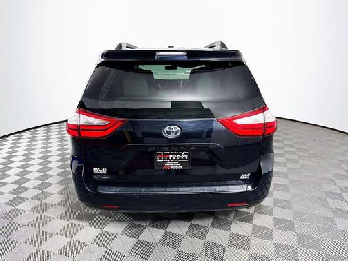 2017 Toyota Sienna XLE Premium