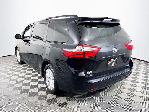 2017 Toyota Sienna XLE Premium