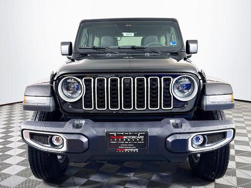 Black Clearcoat 2026 Jeep Wrangler Sahara
