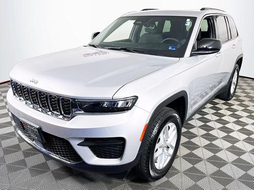 Silver Zynith 2025 Jeep Grand Cherokee Laredo X