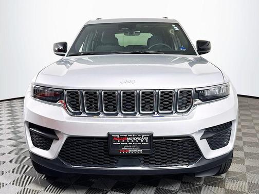 Silver Zynith 2025 Jeep Grand Cherokee Laredo X