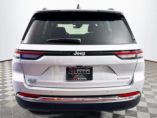 Silver Zynith 2025 Jeep Grand Cherokee Laredo X