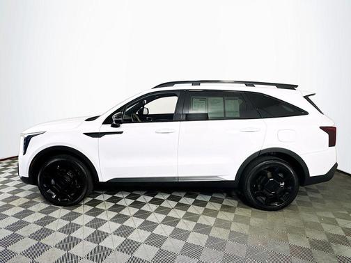 Glacial White Pearl 2025 Kia Sorento SX Prestige