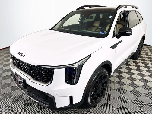 Glacial White Pearl 2025 Kia Sorento SX Prestige