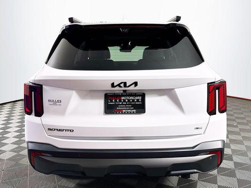 Glacial White Pearl 2025 Kia Sorento SX Prestige