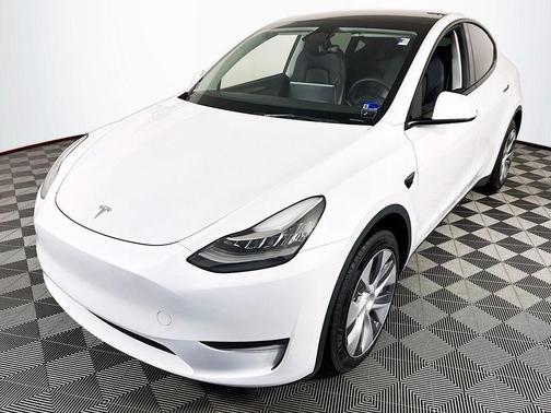 Pearl White Multi 2023 Tesla Model Y Long Range