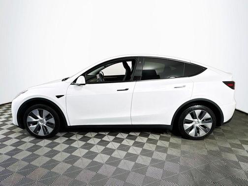 Pearl White Multi 2023 Tesla Model Y Long Range