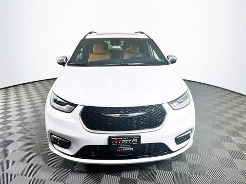 2025 Chrysler Pacifica Pinnacle