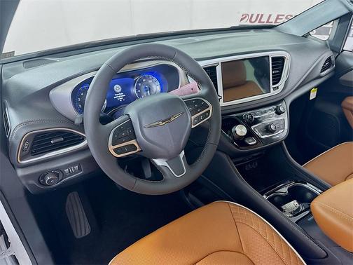 2025 Chrysler Pacifica Pinnacle
