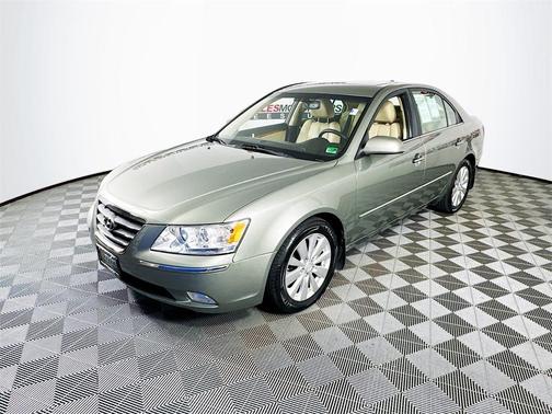 2010 Hyundai SONATA Limited