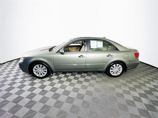 2010 Hyundai SONATA Limited