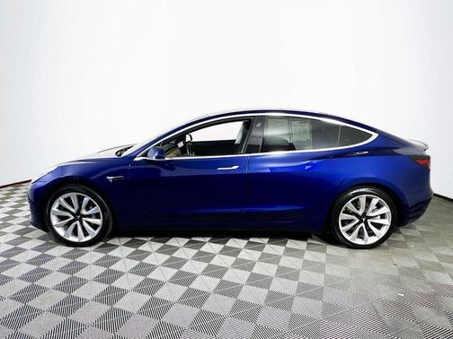Deep Blue Metallic 2018 Tesla Model 3 Performance