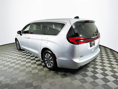 2023 Chrysler Pacifica Hybrid Limited