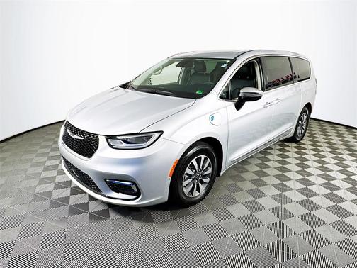 2023 Chrysler Pacifica Hybrid Limited