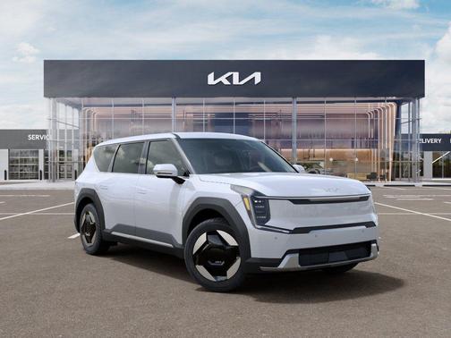 White Pearl 2026 Kia EV9 Light Long Range