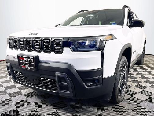 Bright White Clearcoat 2026 Jeep Cherokee LAREDO/LIMITED