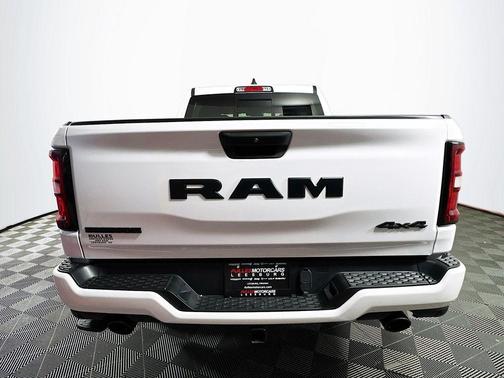 Bright White Clearcoat 2025 RAM 1500 Big Horn/Lone Star
