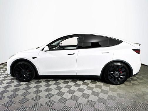 Pearl White Multi 2022 Tesla Model Y Performance