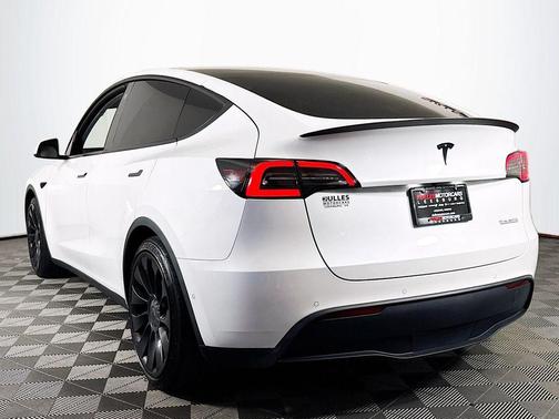 Pearl White Multi 2022 Tesla Model Y Performance