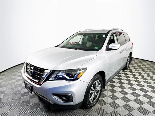 2017 Nissan Pathfinder SV
