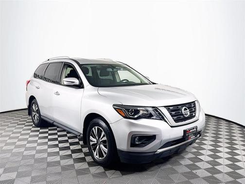 2017 Nissan Pathfinder SV