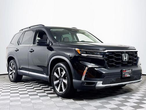 Crystal Black Pearl 2023 Honda Pilot Elite
