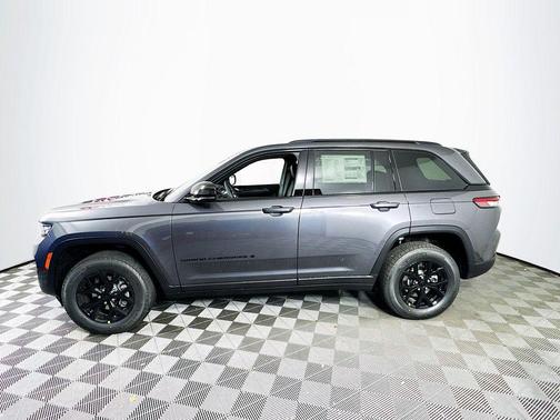 Metallic 2025 Jeep Grand Cherokee Laredo