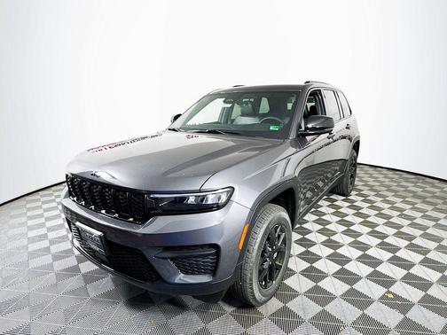 Metallic 2025 Jeep Grand Cherokee Laredo