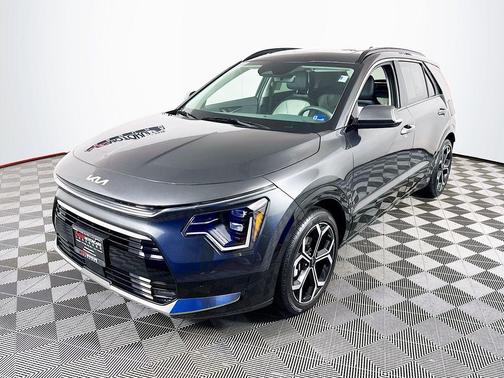 Dark Gray 2025 Kia Niro SX Touring