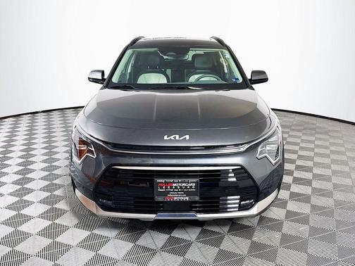 Dark Gray 2025 Kia Niro SX Touring