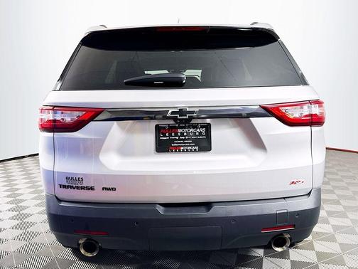 Silver Ice Metallic 2021 Chevrolet Traverse RS