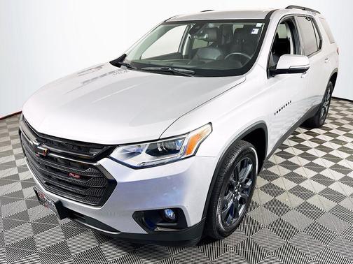 Silver Ice Metallic 2021 Chevrolet Traverse RS