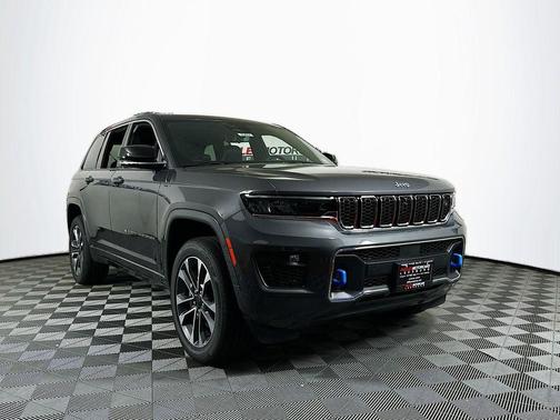 Metallic 2024 Jeep Grand Cherokee 4xe Overland
