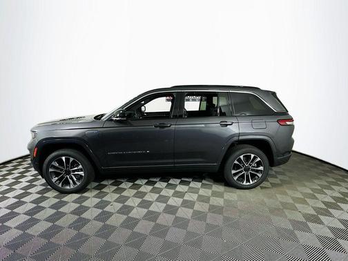 Metallic 2024 Jeep Grand Cherokee 4xe Overland
