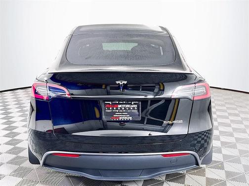 2024 Tesla Model Y Performance