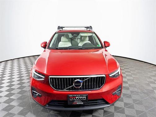2023 Volvo XC40 B5 Ultimate Bright Theme