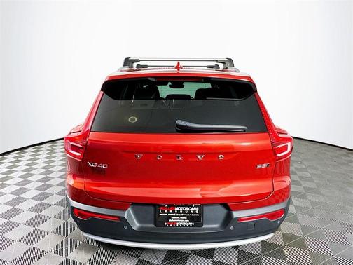 2023 Volvo XC40 B5 Ultimate Bright Theme