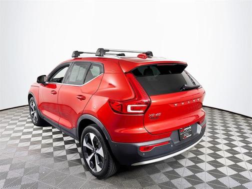 2023 Volvo XC40 B5 Ultimate Bright Theme