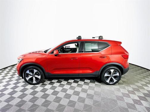 2023 Volvo XC40 B5 Ultimate Bright Theme
