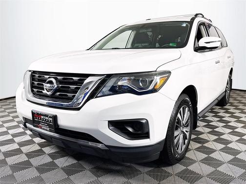 2017 Nissan Pathfinder S