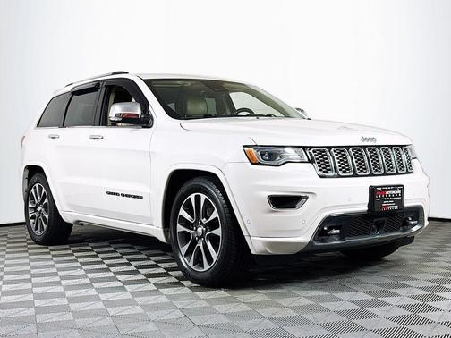 Off White 2017 Jeep Grand Cherokee Overland
