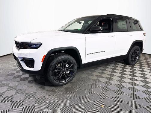 Bright White Clearcoat 2025 Jeep Grand Cherokee Limited