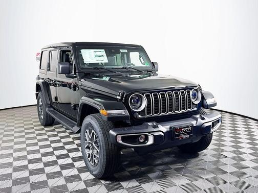 Black Clearcoat 2025 Jeep Wrangler Sahara