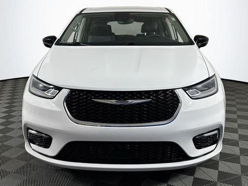 Bright White Clearcoat 2024 Chrysler Pacifica Touring-L