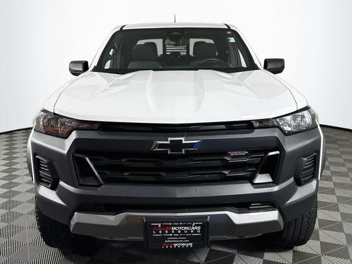 Summit White 2024 Chevrolet Colorado Trail Boss