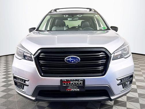 Ice Silver Metallic 2022 Subaru Ascent Onyx Edition