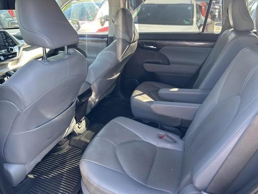 2021 Toyota Highlander Hybrid Limited