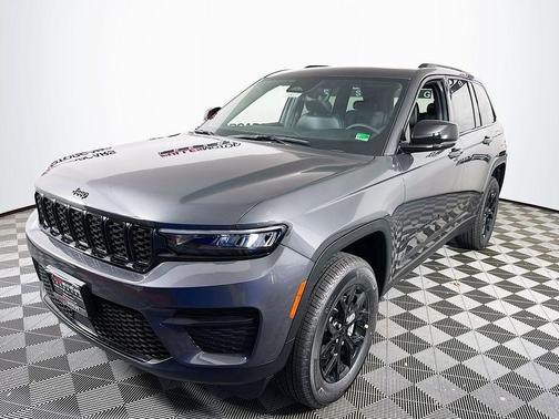 Gray 2025 Jeep Grand Cherokee Laredo
