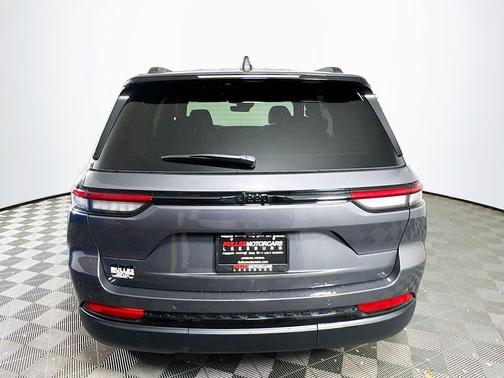 Gray 2025 Jeep Grand Cherokee Laredo
